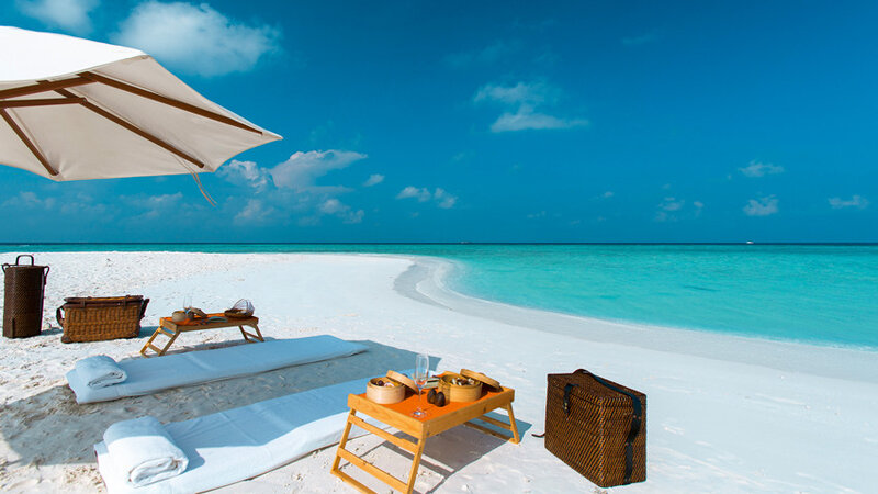 Malediven-Gili-Lankanfushi-liggenbedden-strand
