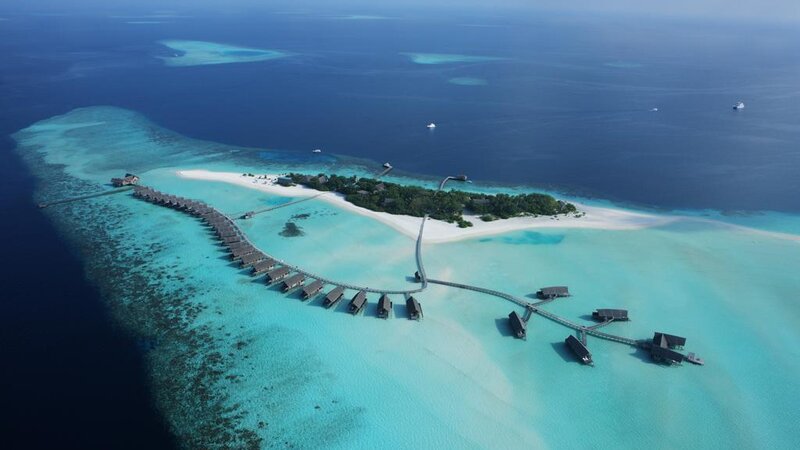 Malediven-Maafushi-Como-Cocoa-Island-Hotel-luchtfoto-watervilla's-en-eiland