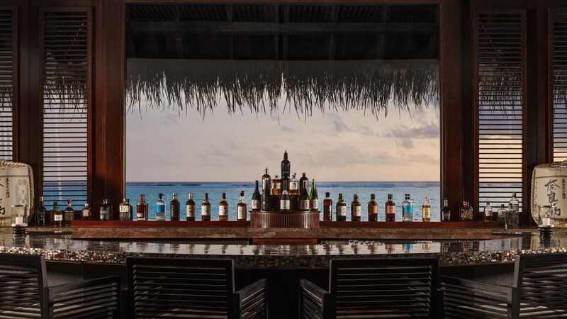Malediven-North-Malé-Atoll-One-and-Only-Hotel-bar