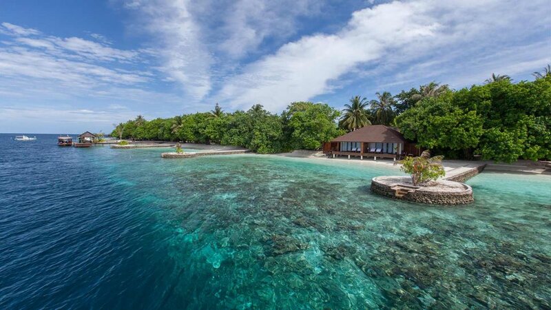 Malediven-South-Ari-Atoll-Lily-Beach-lagoon-villa