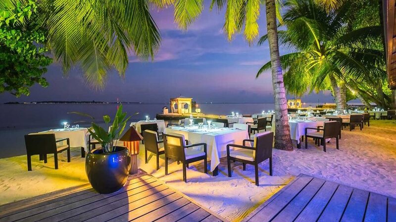 Malediven-South-Ari-Atoll-Lily-Beach-lily-maa-restaurant