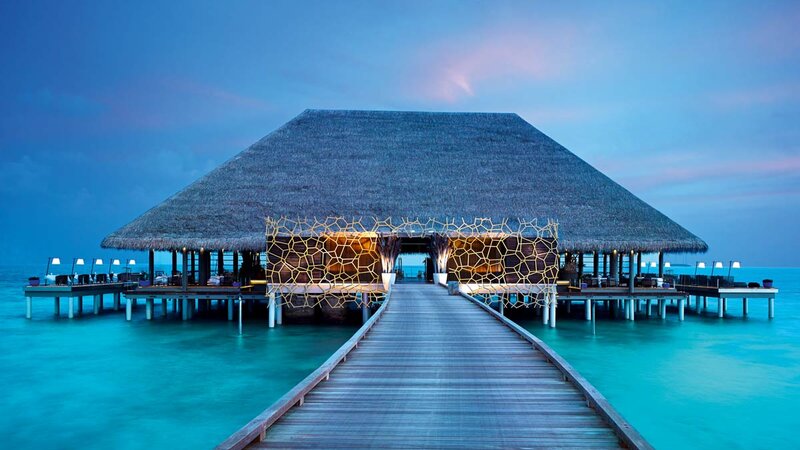 Malediven-Velaa-Private-Island-Aragu-restaurant-Cru-lounge-2