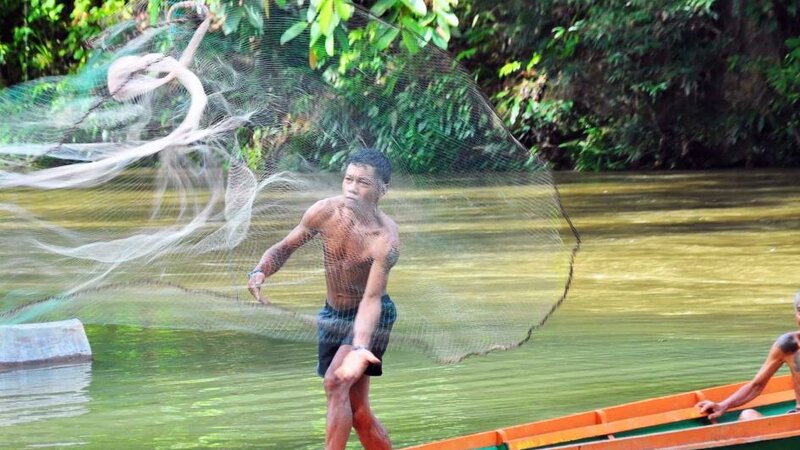 Maleisië-Batang-Ai-Nanga-Sumpa-Lodge-visser