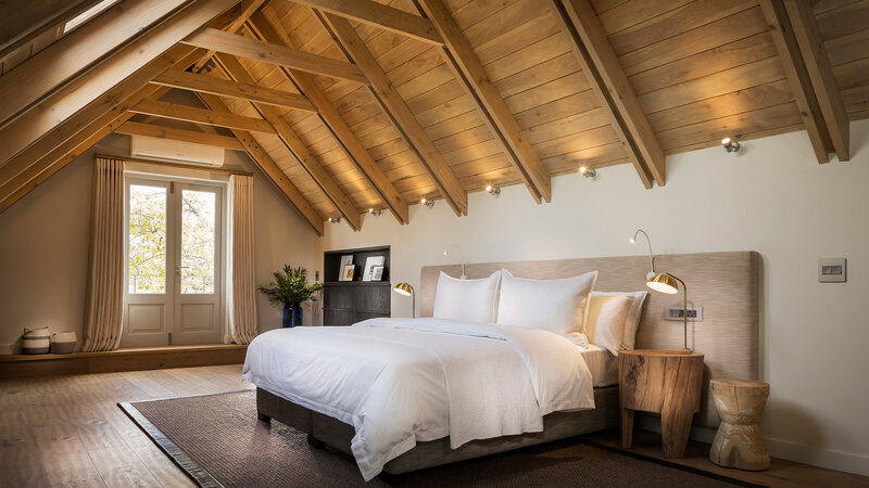 manor-house-loft-suite-bedroom