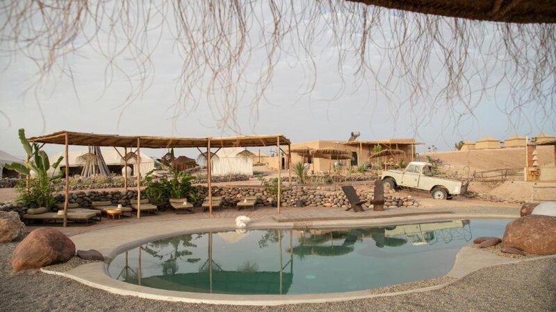 Marokko-Agafay-Woestijn-Inara-Camp-Zwembad