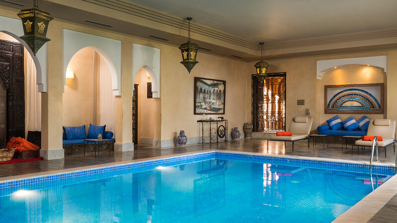 Marokko-Atlasgebergte-Kasbah-Tamadot-Interior-Pool