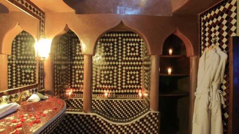 Marokko-Marrakesh-Riad-Alma-Badkamer-Suite-Chocolat