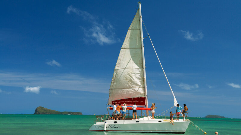 Mauritius-noorden-Zilwa-Attitude-hotel-catamaran