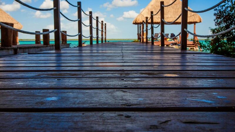 Mexico-Yucatan-Bacalar-Hotels-Hotel-Carolina-weg naar het strand