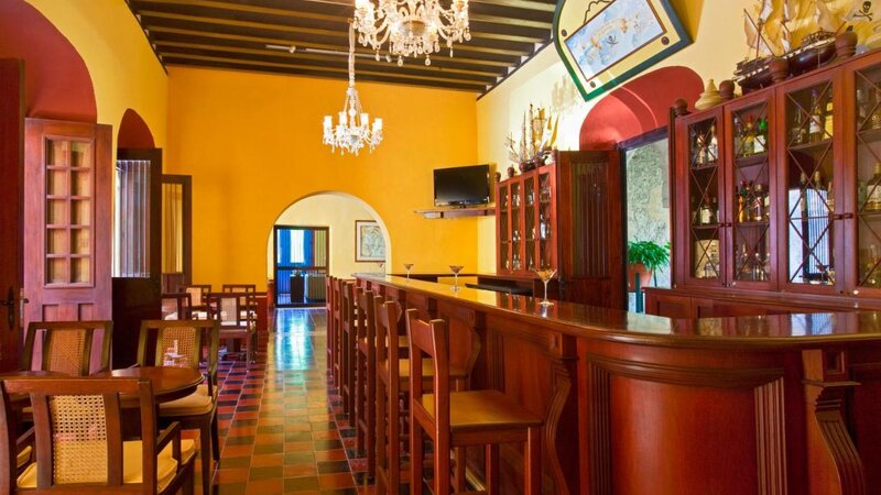 Mexico-Yucatan-Campeche-Hotels-Hacienda-Puerta-Campeche-bar