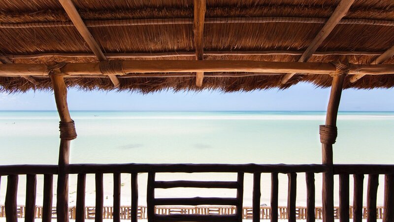 Mexico-Yucatan-Isla-Holbox-Hotels-Las-Nubes-de-Holbox-terras-zeezicht