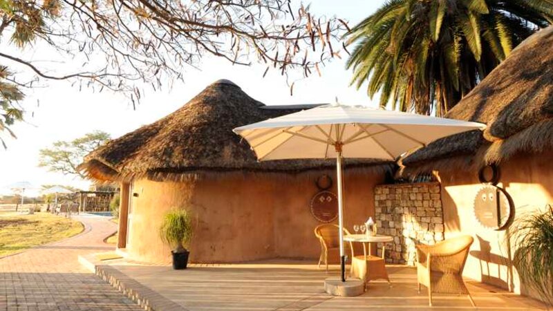Namibie-Etosha-East-hotel-Onguma Bush Camp-Hut-Exterieur-1