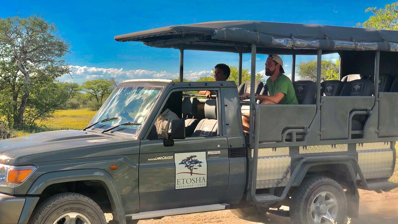 Namibie-Etosha-West-hotel-Etosha Oberland Lodge-Jeep