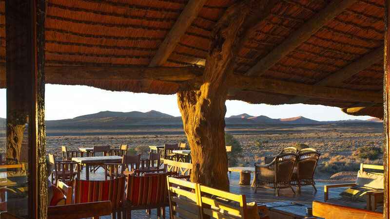 Namibie-Sossusvlei-Kulala-Desert-Lodge-Restaurant-observatiedeck