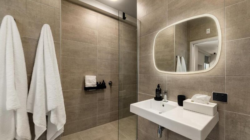 Nieuw-Zeeland-Marlborough-Hotels-14th Lane Urban Hotel-badKamer