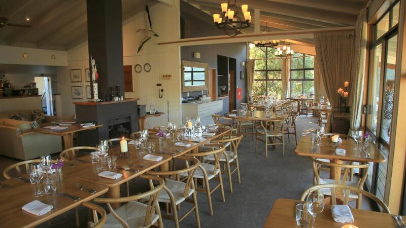 Nieuw-Zeeland-Marlborough-Hotels-Punga Cove Resort-restaurant
