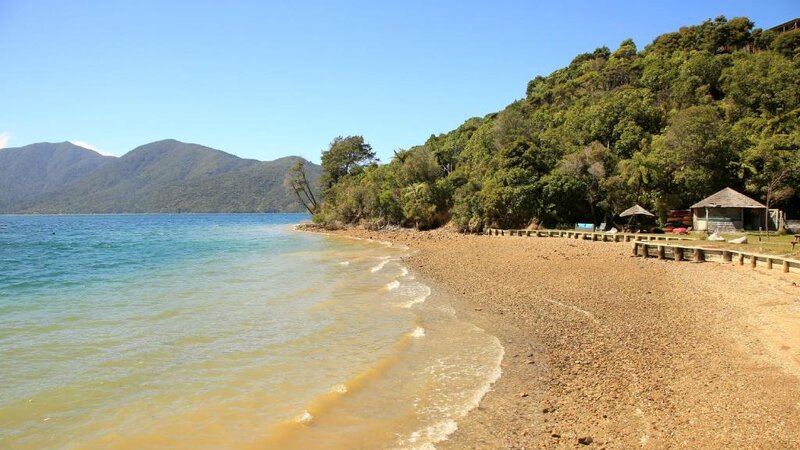 Nieuw-Zeeland-Marlborough-Hotels-Punga Cove Resort-strand