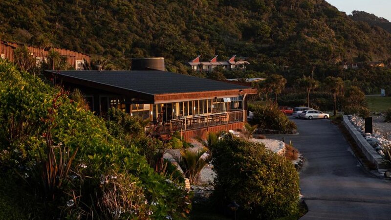 Nieuw-Zeeland-westcoast-hotel-Scenic Hotel Punakaiki-gebouw