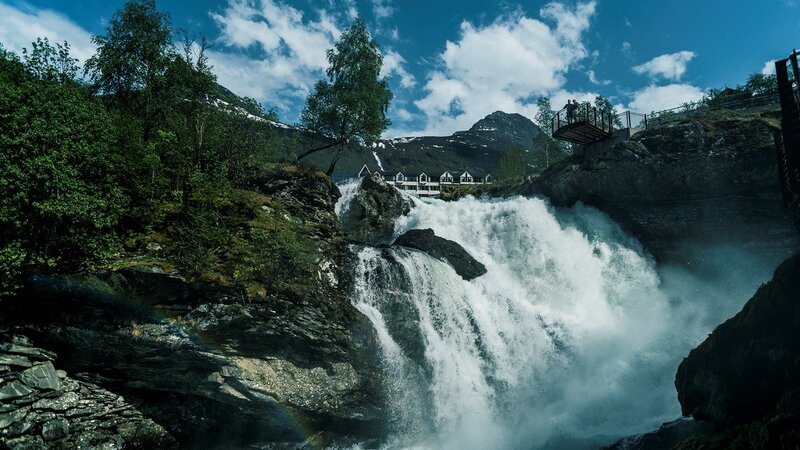Noorwegen-Fjord-Noorwegen-Hotel-Union-Geiranger-hotelgebouw-waterval
