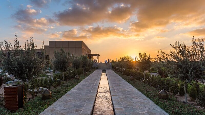 Oman-bergen-Anantara Al Jabal Al Akhdar resort-zicht by night