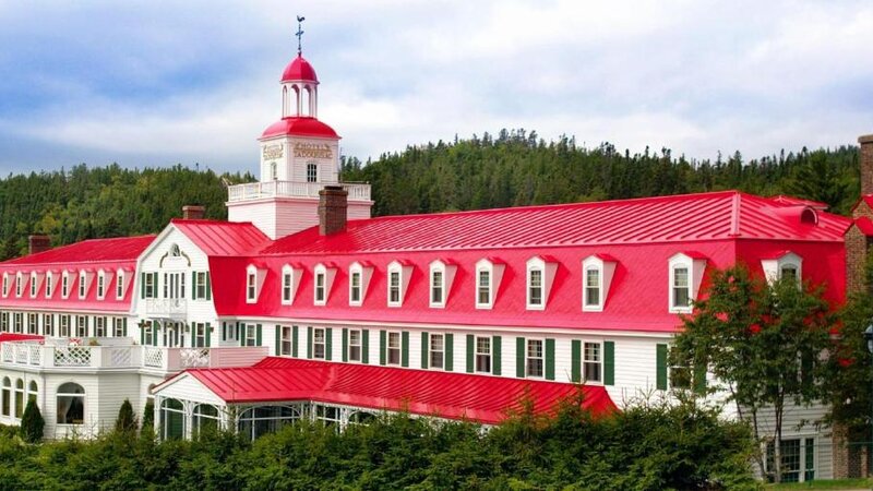 Oost-Canada-Ottawa-Hotel-Tadoussac-gebouw