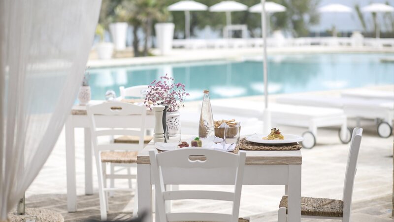 Puglia-Adriatische-kust-Canne Bianche Lifestyle Resort-zwembad-lunch