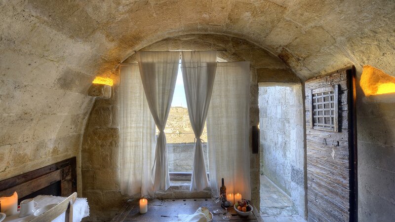 Puglia-Basilicata-Sextantio-Le-Grotte-Della-Civita-kamer-interieur