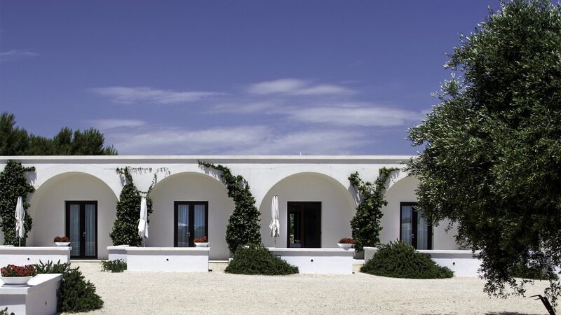 Puglia-Ionische-kust-Masseria-Bagnara-Resort-&-Spa-kamer-deluxe-exterieur