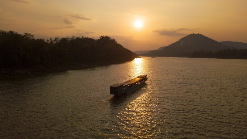 rsz_laos-mekong-boot