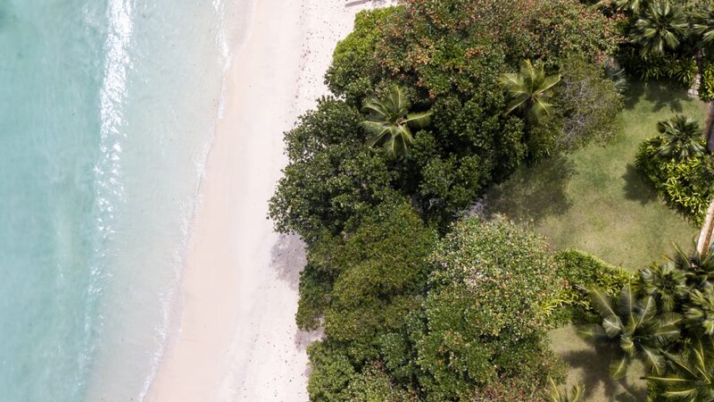Seychellen-Anantara-Maia-Seychelles-Villas-luchtfoto-beach-villa