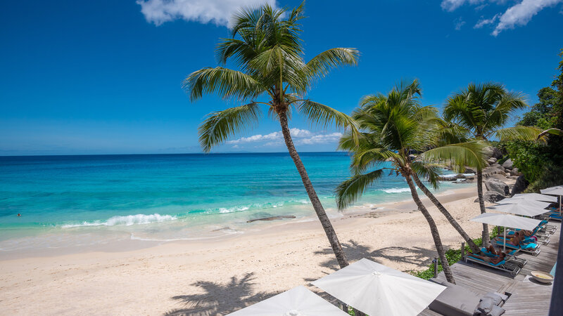 Seychellen-Mahe-Carana-Beach-strand