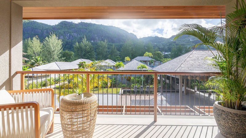 Seychellen-Mahe-L'Escale-Resort-Marina-&-Spa-classic-kamer-mountain-view-balkon