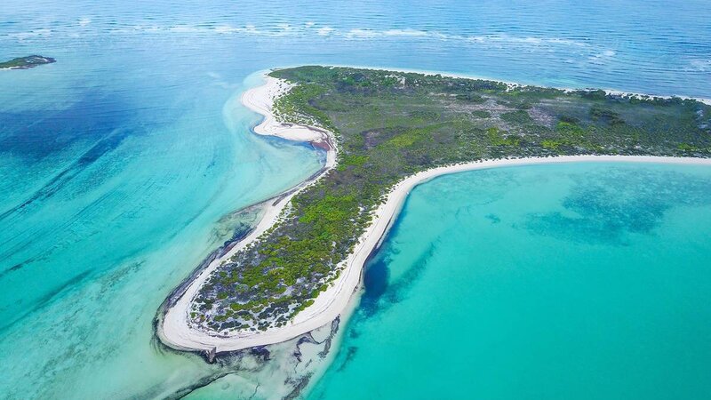 Seychellen-Private-eilanden-BlueSafari-Cosmo-Eco-Camp-luchtfoto-eiland-2