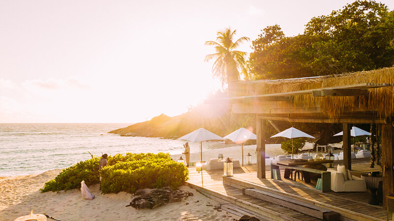 Seychellen-Private-eilanden-North-Island-Piazza-Bar-en-Lounge