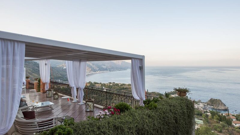 Sicilie-Oost-Sicilie-Taormina-Grand-Hotel-Miramare-terras