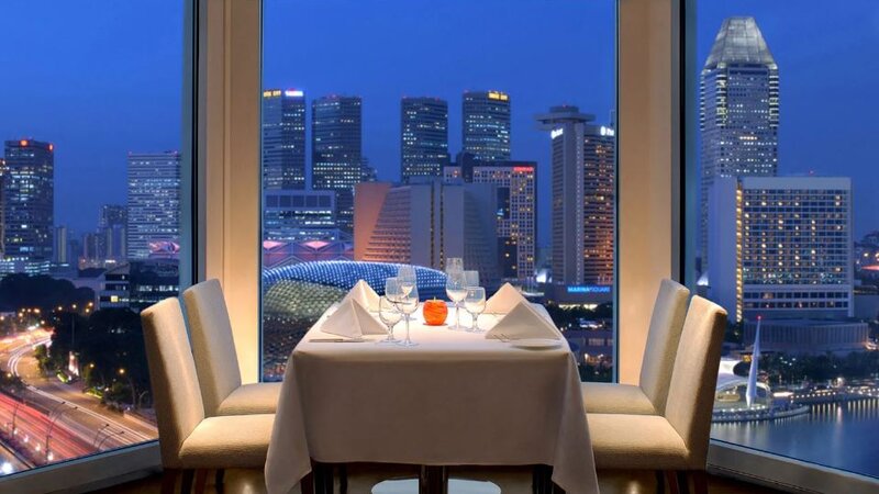 Singapore-The-Fullerton-diner