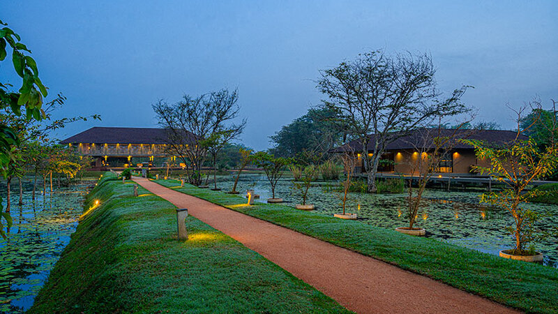 Sri-Lanka-Sigiriya-Hotel-Water-Garden-omgeving