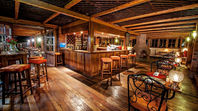 Tanzania-Arusha-Coffee-lodge-bar