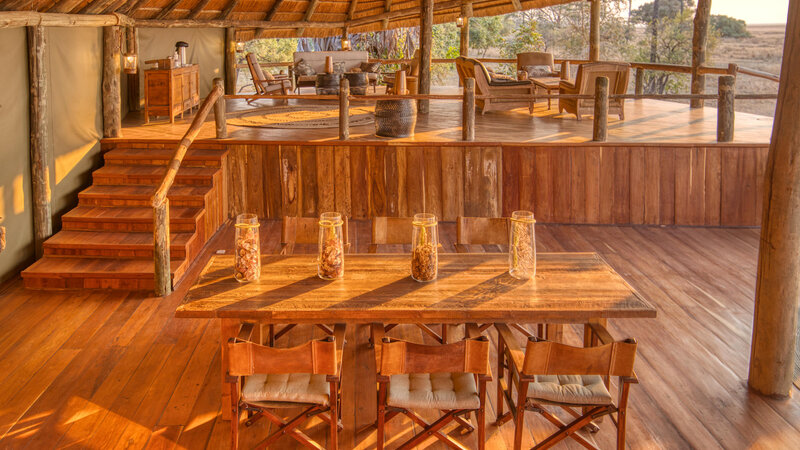 Tanzania-Katavi NP-Mbali-Mbali-Katavi-Lodge-receptie-tafel