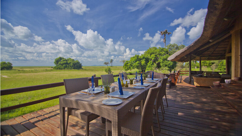 Tanzania-Katavi NP-Mbali-Mbali-Katavi-Lodge-tafel-deck