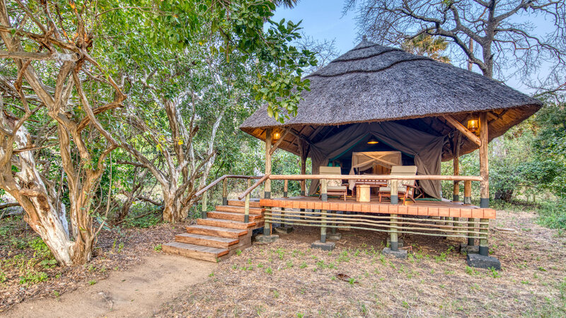 Tanzania-Katavi NP-Mbali-Mbali-Katavi-Lodge-tent-exterieur