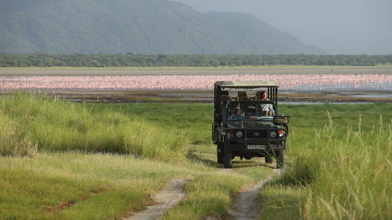 Tanzania-Lake-Manyara-&Beyond-Lake-Manyara-Tree-Lodge-safari-jeep