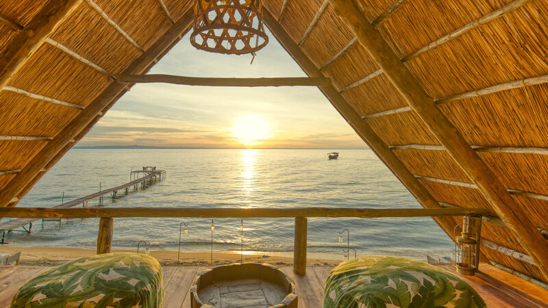 Tanzania-Mahale-Mountains-Mbali-Mbali-Mahale-Lodge-uitzicht-zonsondergang-zee