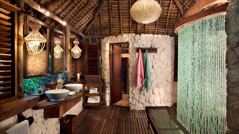 Tanzania-Mnemba-&Beyond-Mnemba-Island-badkamer