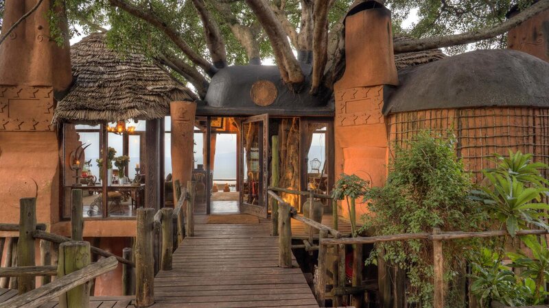 Tanzania-Ngorongoro-Crater-Lodge-restaurant 2