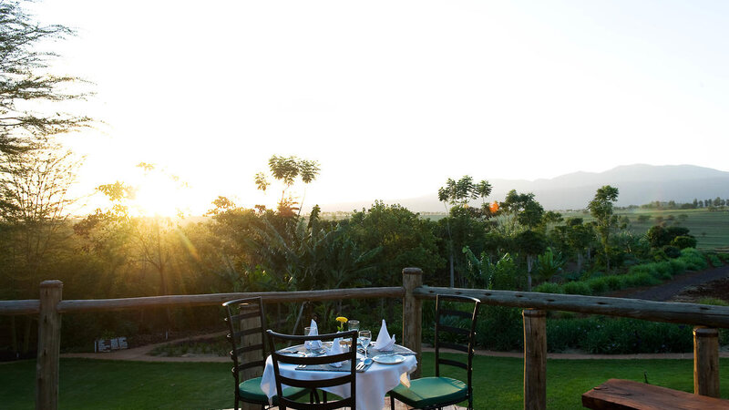 Tanzania-Ngorongoro-Farm House-zicht vanop terras