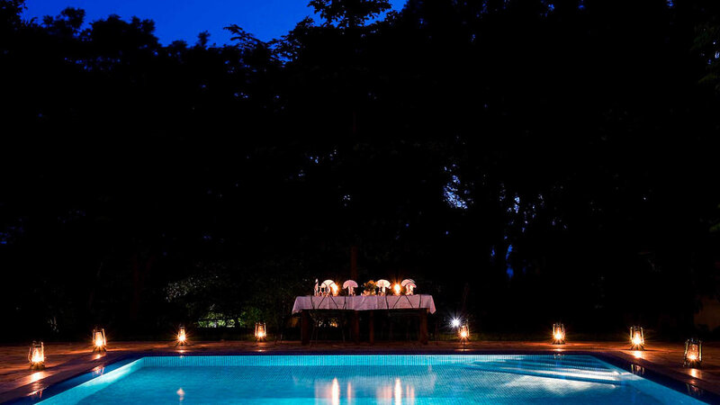 Tanzania-Ngorongoro-Farm House-zwembad avond