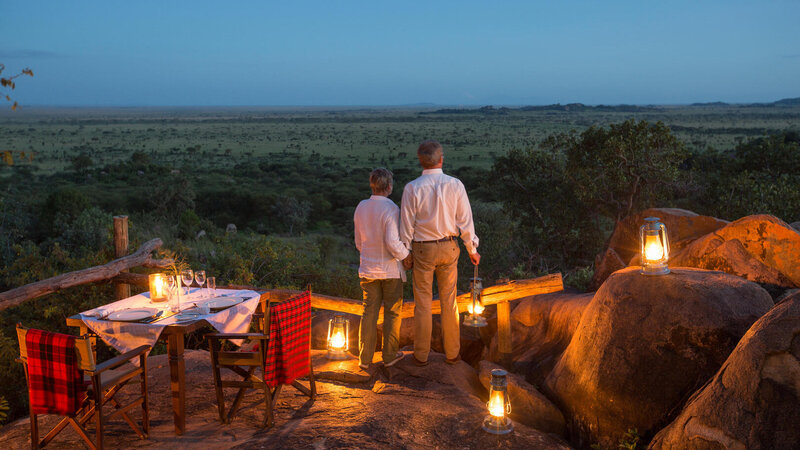Tanzania-Serengeti NP-Elewana-Serengeti-Pioneer-Camp-romantisch-diner