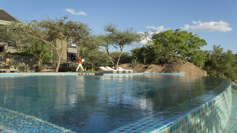 Tanzania-Serengeti NP-Four-Seasons-Safari-Lodge-infinity-zwembad