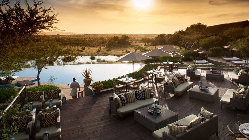 Tanzania-Serengeti NP-Four-Seasons-Safari-Lodge-Maji-Bar